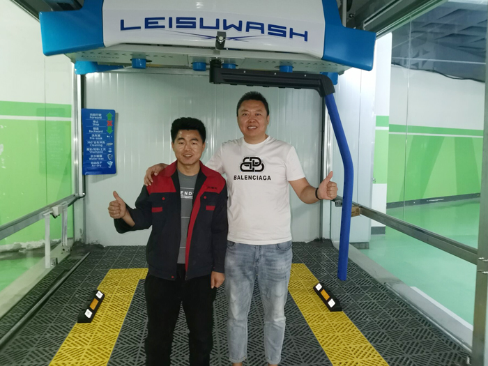 360 mini type car washing machine was installed in Vickersing City Store in Qingdao City, Shandong Province